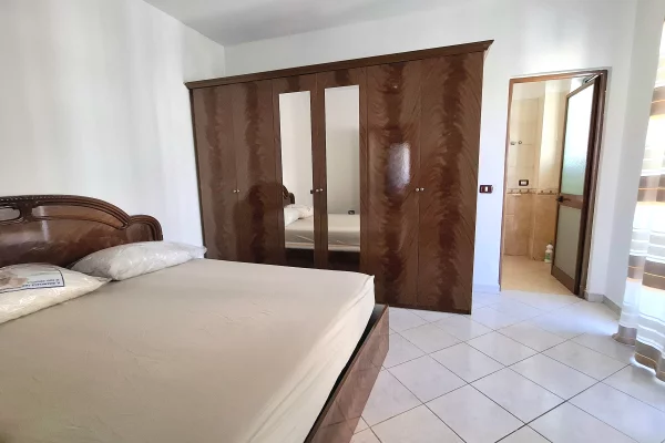 Shtepi me qera Apartament ne Tirane, 2+1, Mobilimi E mobiluar, Pagesa 50,000  Leke.