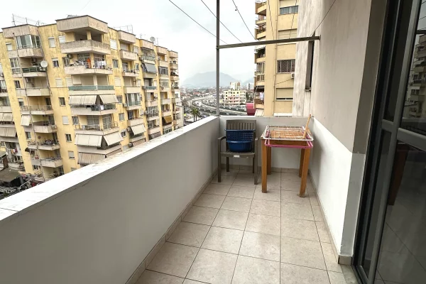 Shtepi me qera Apartament ne Tirane, 2+1, Mobilimi E mobiluar, Pagesa 50,000  Leke.