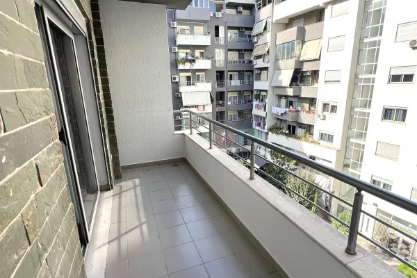 Appartamento in vendita a Tirana 2+1, Arredato