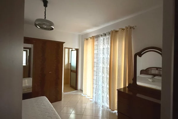 Shtepi me qera 2+1 ne Tirane - 50,000 Leke