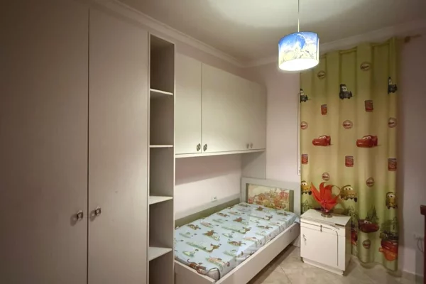 Shtepi me qera 2+1 ne Tirane - 45,000 Leke