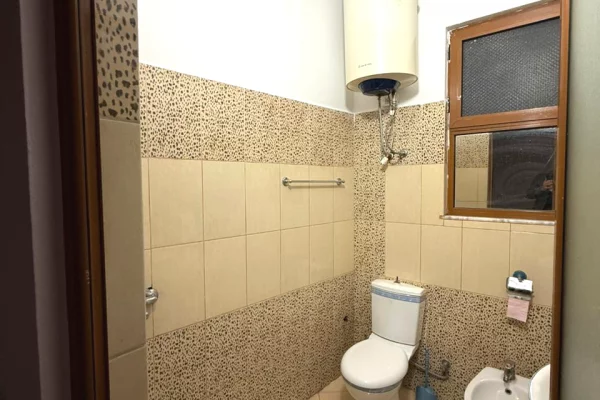 Shtepi me qera Apartament ne Tirane, 2+1, Mobilimi E mobiluar, Pagesa 45,000  Leke.