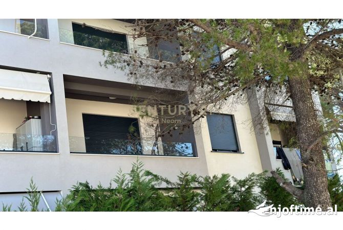 Shtepi ne shitje Apartament ne Durres, 2+1, Mobilimi E mobiluar, Pagesa 250,000  Euro.