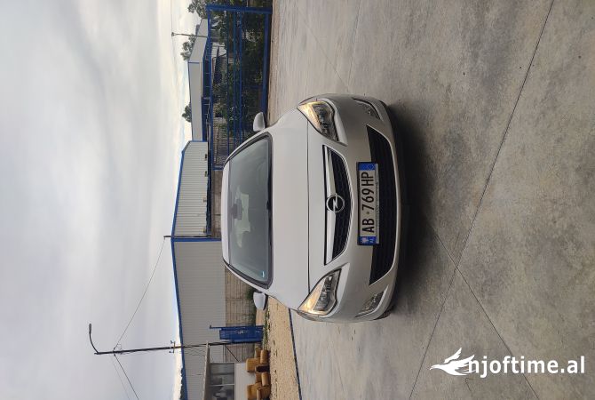 Makina ne shitje  ne Fier - 4,000 Euro