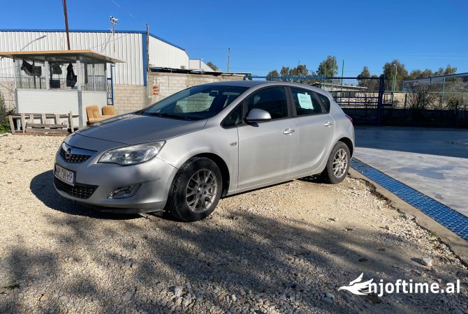 Makina ne shitje  ne Fier - 4,000 Euro