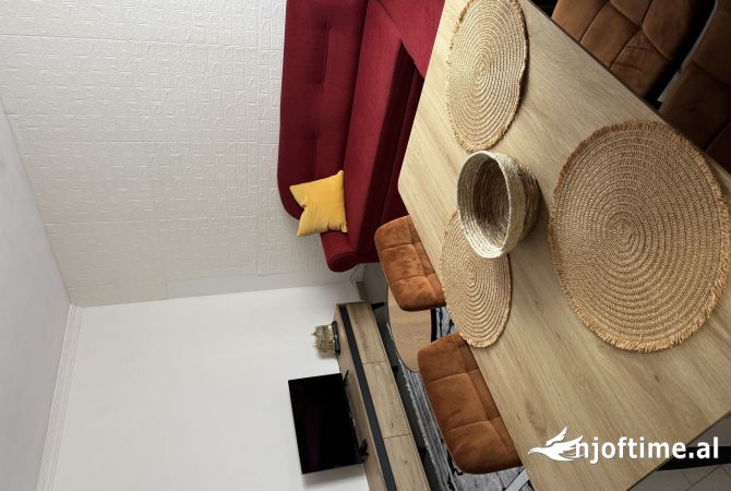 Shtepi me qera 1+1 ne Tirane - 50,000 Leke