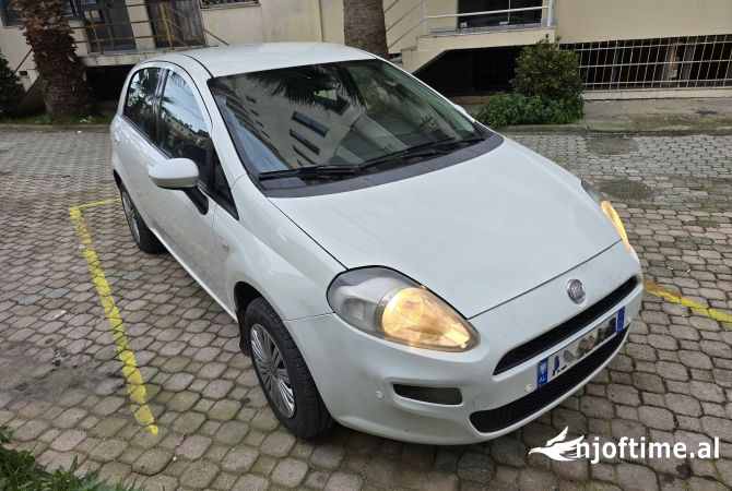 Makina ne shitje ne Durres - 3,300 Euro