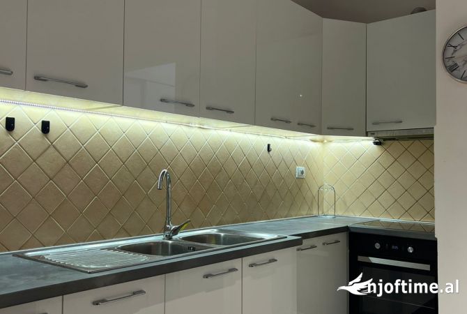 Shtepi me qera Apartament ne Tirane, 1+1, Mobilimi E mobiluar, Pagesa 600  Euro.