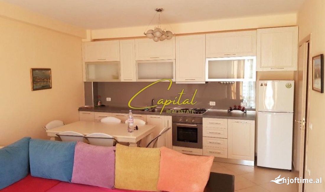 Shtepi me qera Apartament ne Tirane, 2+1, Mobilimi E mobiluar, Pagesa 700  Euro.