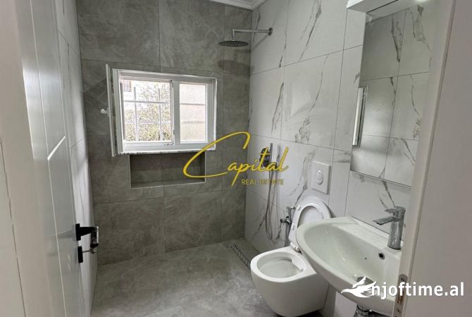 Shtepi ne shitje Apartament ne Tirane, 1+1, Mobilimi Bosh, pa mobiluar, Pagesa 75,000  Euro.