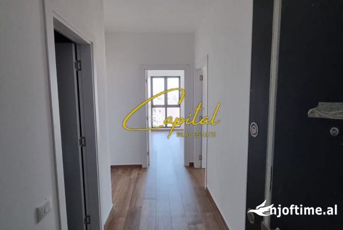 ZYRE ME QERA 117 M2 FARMACIA 10 700 EURO