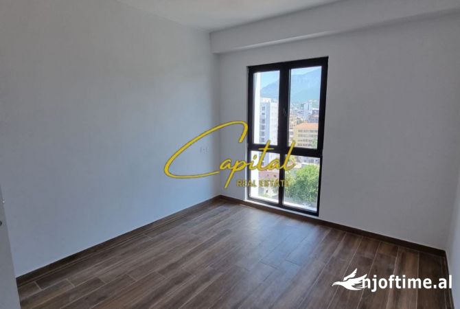 Ambient biznesi me qera 3+1 ne Tirane - 700 Euro