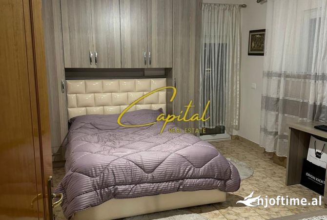 Shtepi ne shitje Apartament ne Tirane, 2+1, Mobilimi E mobiluar, Pagesa 143,000  Euro.