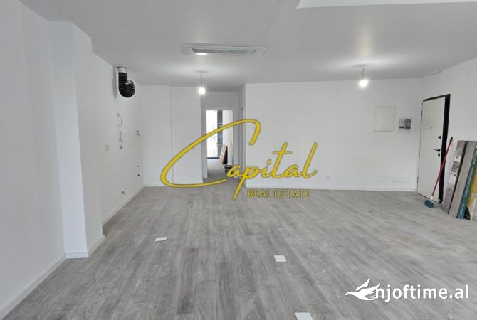 Ambient biznesi me qera 3+1 ne Tirane - 1,300 Euro