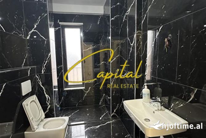 Shtepi ne shitje Apartament ne Tirane, 2+1, Mobilimi Bosh, pa mobiluar, Pagesa 225,000  Euro.
