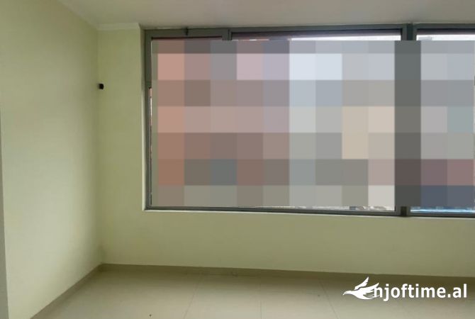 ZYRE ME QERA 60 M2 RRUGA HOXHA TAHSIM 600 EURO