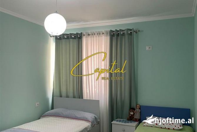 Shtepi ne shitje Apartament ne Tirane, 3+1, Mobilimi E mobiluar, Pagesa 215,000  Euro.