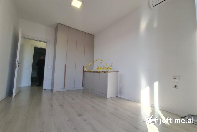Ambient biznesi me qera 3+1 ne Tirane - 750 Euro