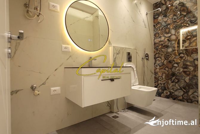 Shtepi ne shitje Apartament ne Tirane, 2+1, Mobilimi Bosh, pa mobiluar, Pagesa 210,000  Euro.