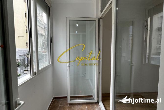 Shtepi ne shitje Apartament ne Tirane, 1+1, Mobilimi Bosh, pa mobiluar, Pagesa 123,000  Euro.