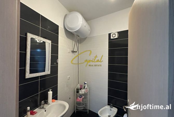 Shtepi ne shitje Apartament ne Tirane, 1+1, Mobilimi E mobiluar, Pagesa 98,000  Euro.