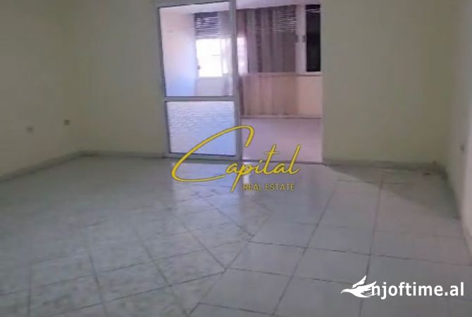 Shtepi ne shitje Apartament ne Tirane, 2+1, Mobilimi Bosh, pa mobiluar, Pagesa 260,000  Euro.
