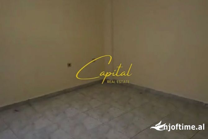 Shtepi ne shitje Apartament ne Tirane, 2+1, Mobilimi Bosh, pa mobiluar, Pagesa 260,000  Euro.