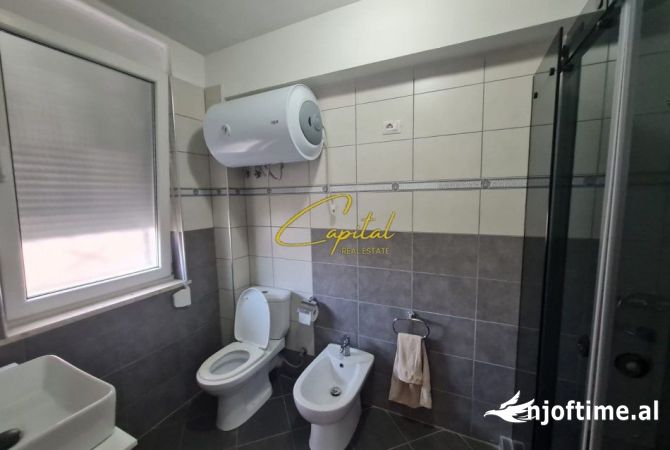 Shtepi me qera Apartament ne Tirane, 3+1, Mobilimi E mobiluar, Pagesa 800  Euro.