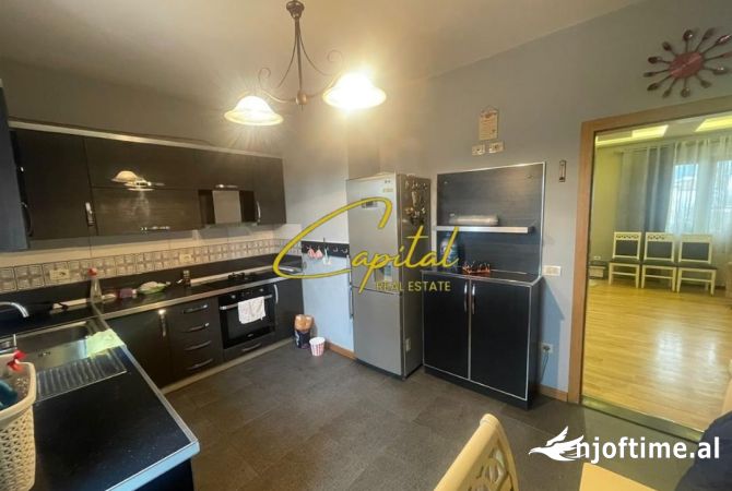Shtepi me qera 3+1 ne Tirane - 1,350 Euro