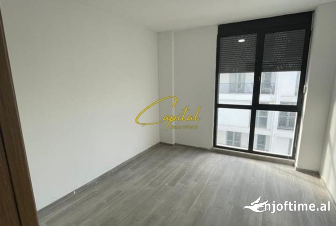 Ambient biznesi me qera 3+1 ne Tirane - 450 Euro