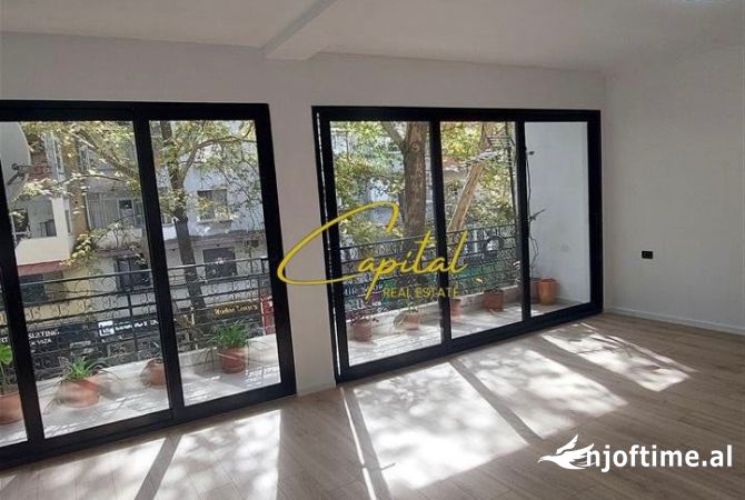 Ambient biznesi me qera 3+1 ne Tirane - 1,000 Euro