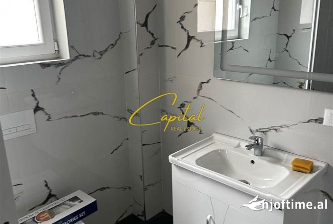 Shtepi me qera Apartament ne Tirane, 3+1, Mobilimi E mobiluar, Pagesa 70,000  Leke.