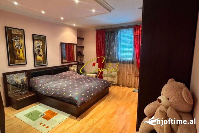 Shtepi ne shitje Apartament ne Tirane, 2+1, Mobilimi E mobiluar, Pagesa 140,000  Euro.