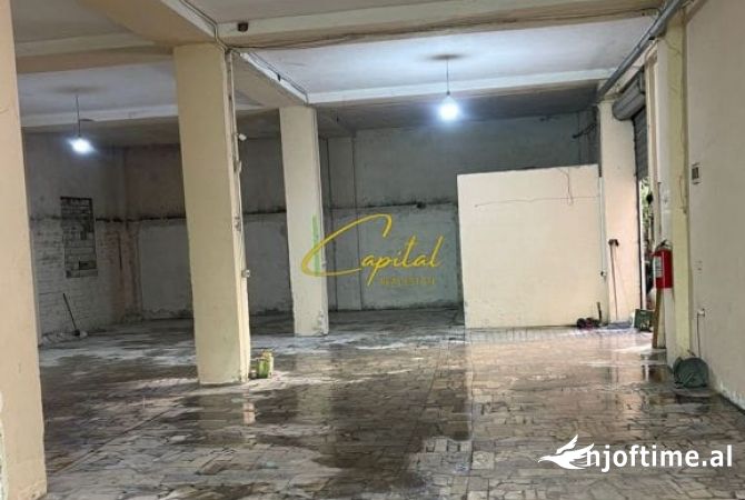 Ambient biznesi me qera 4+1 ne Tirane - 2,500 Euro