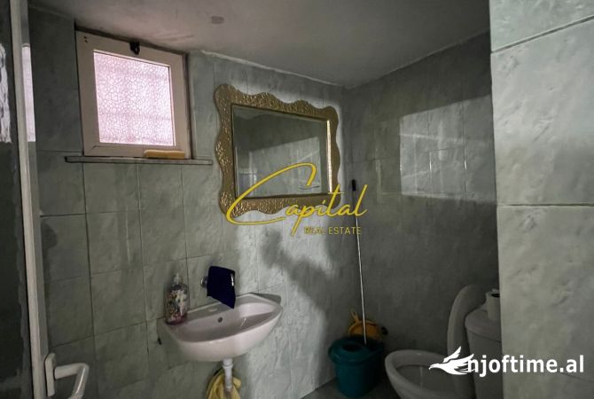 AMBIENT BIZNESI ME QERA 110 M2 QENDER 700 EURO