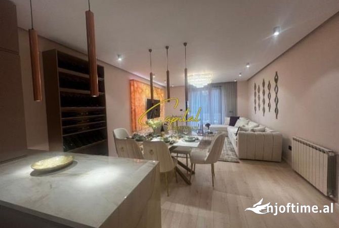 Shtepi me qera 2+1 ne Tirane - 1,800 Euro