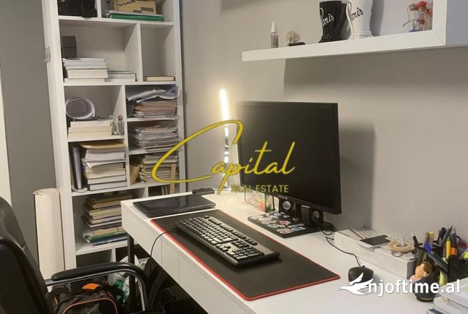 Shtepi ne shitje Apartament ne Tirane, 3+1, Mobilimi E mobiluar, Pagesa 180,000  Euro.