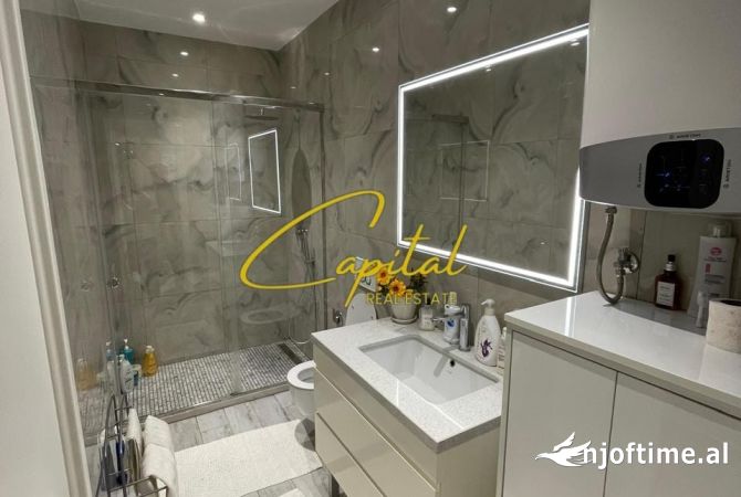 Shtepi ne shitje Apartament ne Tirane, 3+1, Mobilimi E mobiluar, Pagesa 180,000  Euro.