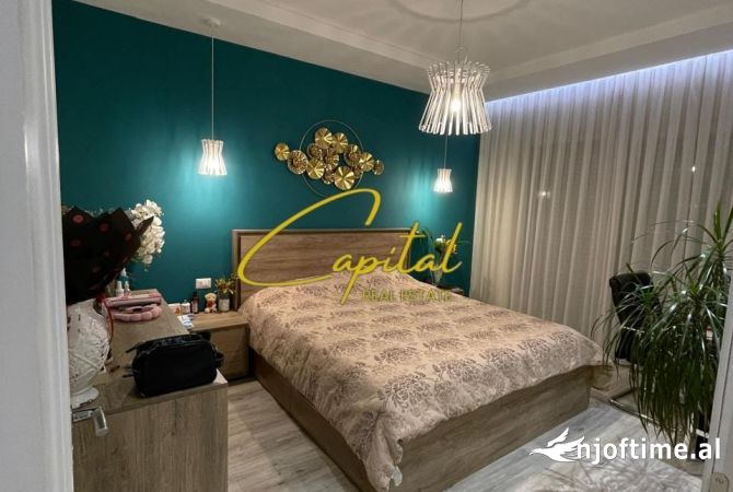 Shtepi ne shitje Apartament ne Tirane, 3+1, Mobilimi E mobiluar, Pagesa 180,000  Euro.