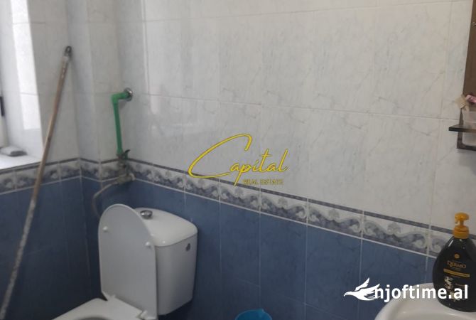 Shtepi me qera Apartament ne Tirane, 2+1, Mobilimi E mobiluar, Pagesa 50,000  Leke.