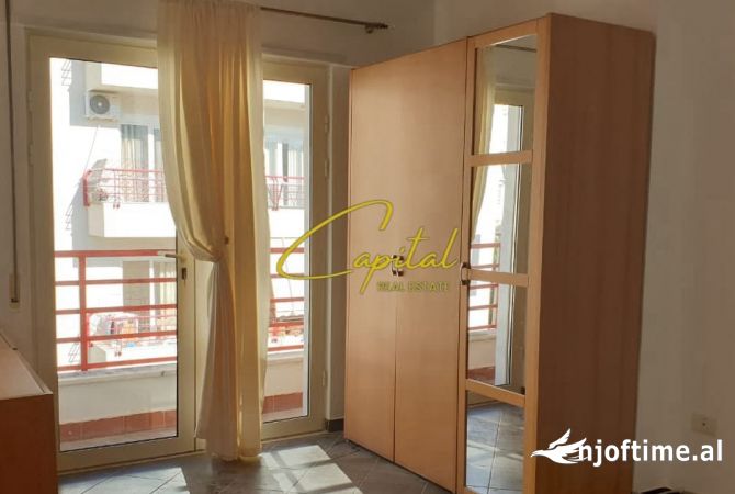 Shtepi me qera 4+1 ne Tirane - 1,200 Euro