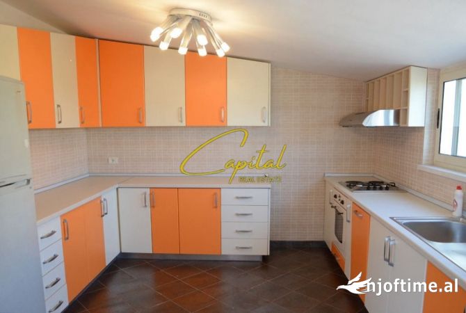 Ambient biznesi me qera 3+1 ne Tirane - 1,200 Euro