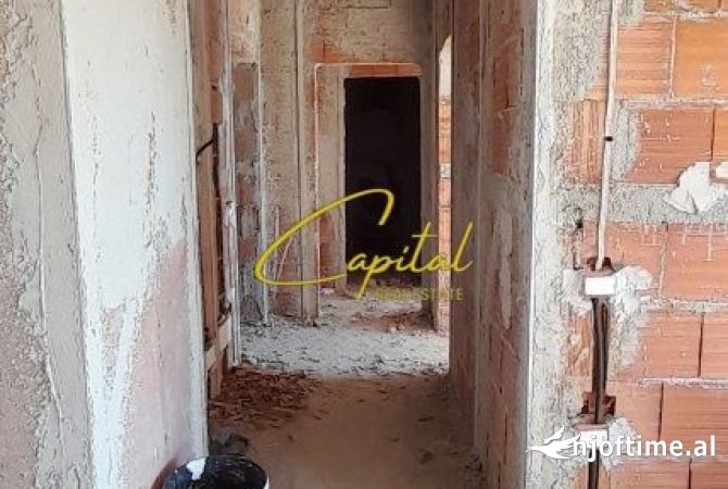 Shtepi ne shitje Apartament ne Tirane, 2+1, Mobilimi E mobiluar, Pagesa 165,000  Euro.