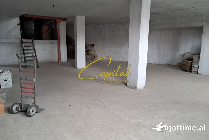 Ambient biznesi me qera 4+1 ne Tirane - 4,000 Euro