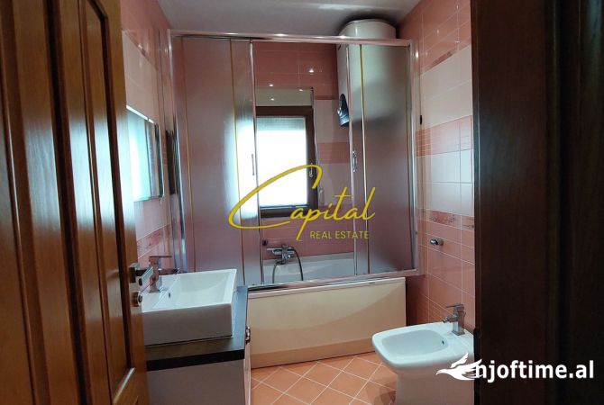 Shtepi me qera Apartament ne Tirane, 3+1, Mobilimi E mobiluar, Pagesa 1,500  Euro.