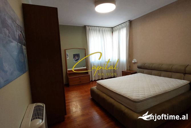 Shtepi me qera Apartament ne Tirane, 3+1, Mobilimi E mobiluar, Pagesa 1,500  Euro.