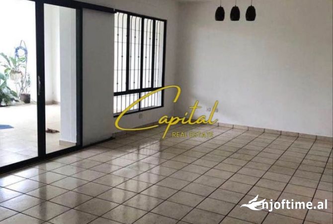 Ambient biznesi me qera 4+1 ne Tirane - 50,000 Leke