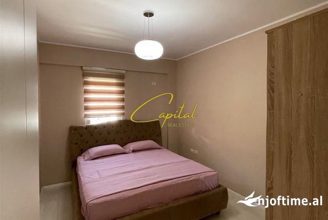 Shtepi me qera Apartament ne Tirane, 3+1, Mobilimi E mobiluar, Pagesa 1,500  Euro.