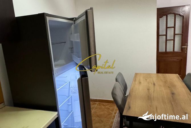 Shtepi me qera Apartament ne Tirane, 3+1, Mobilimi E mobiluar, Pagesa 50,000  Leke.
