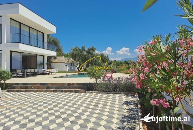 Shtepi me qera 7+1 ne Tirane - 7,000 Euro